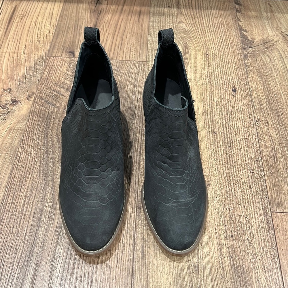 Size 10, black booties, never worn, Universal Thread